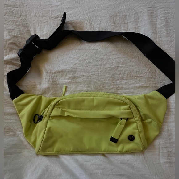 Neon green lululemon belt bag - Picture 2 of 8